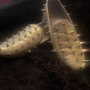 SUNDAY SPECIAL
Gold Spike Loafers